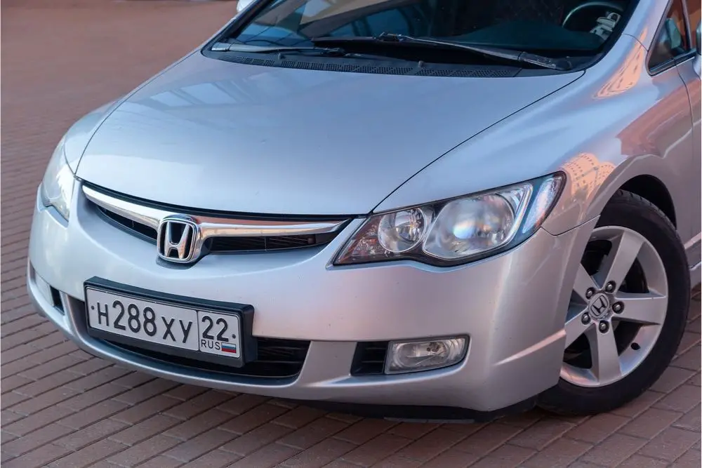 Is it worth buying the 2010 Honda Civic? If yes, what are the good and bad things about it? Let's find out