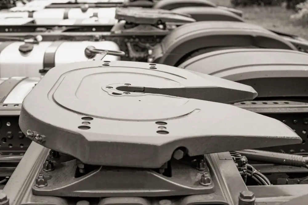 6 Best 5th Wheel Hitches For Ford Puck System Reviews 2023