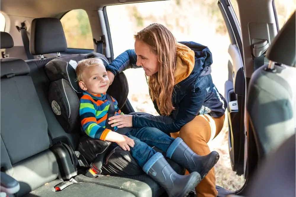 How can my child fit in a booster seat the right way? Get my tips to implement some
