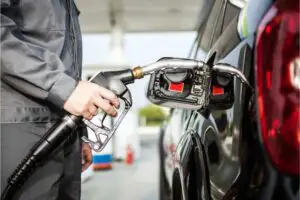 What happens if you pump gas with the car on? Get to know some issues that may occur