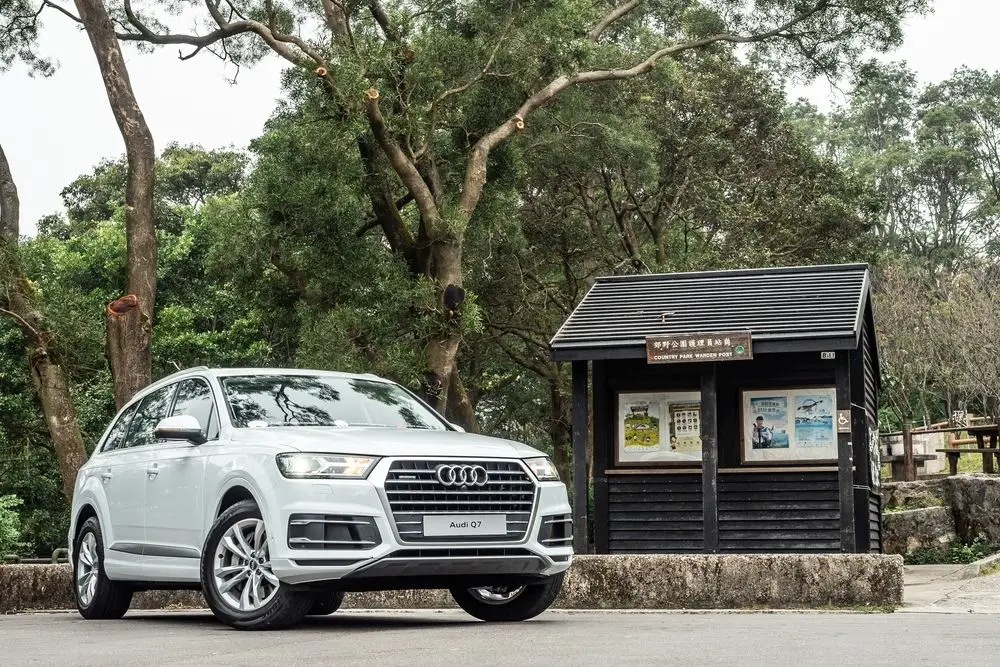 Should I buy a high mileage of Audi Q7? Let's find out if that's a good idea or not