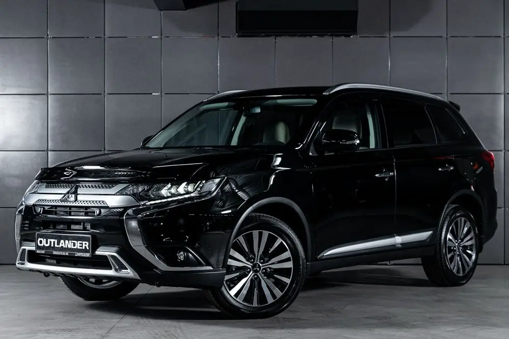 Is Mitsubishi Outlander worth buying when it comes to longevity? Let's find out